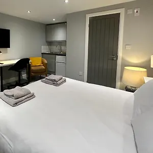  Apartment Modern Luxury Private Detached 1 Double Bedroom - Super Fast Wifi