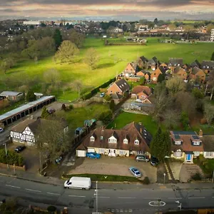  Homestay Ashcroft Quiet Garden House-london Luton Airport